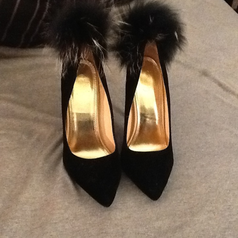 Heels - Picture 4 of 4
